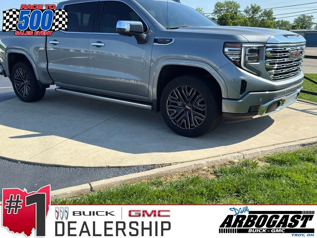 2023 GMC Sierra 4WD Crew Cab Short Box Denali's photo