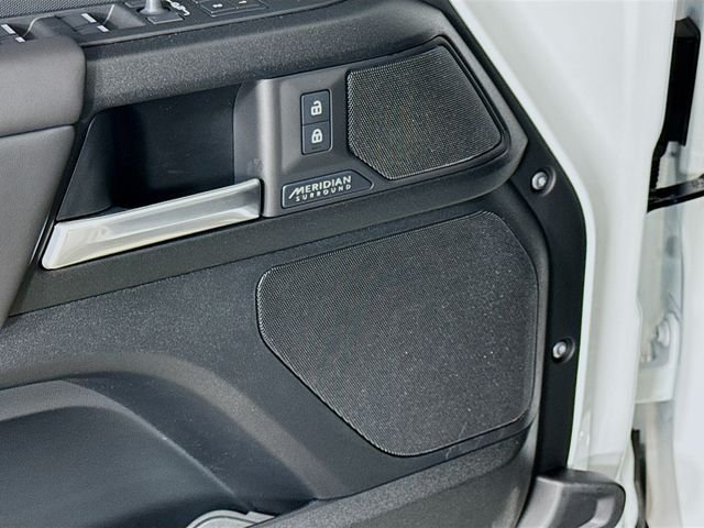 2026 Land Rover Defender V8 - Photo 21