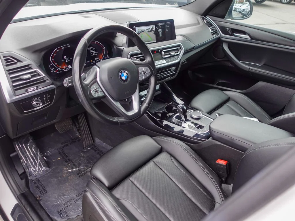 Used 2023 White Metallic BMW sDrive30i image 11