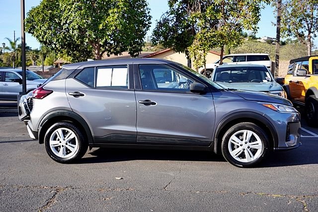 Used 2024 Gray Nissan S image 6