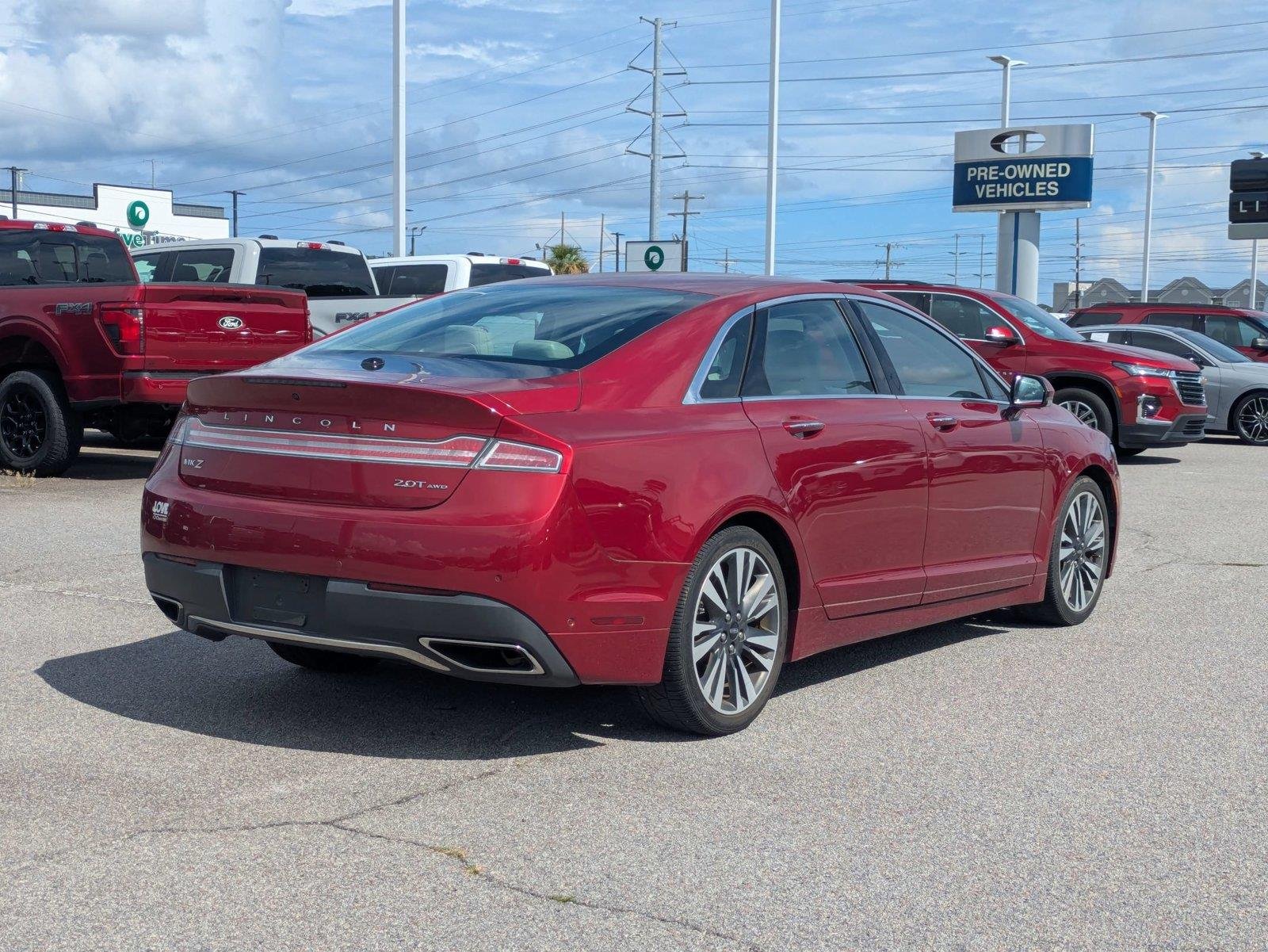 Used 2018 Ruby Red Metallic Tinted Clearcoat Lincoln Reserve image 5