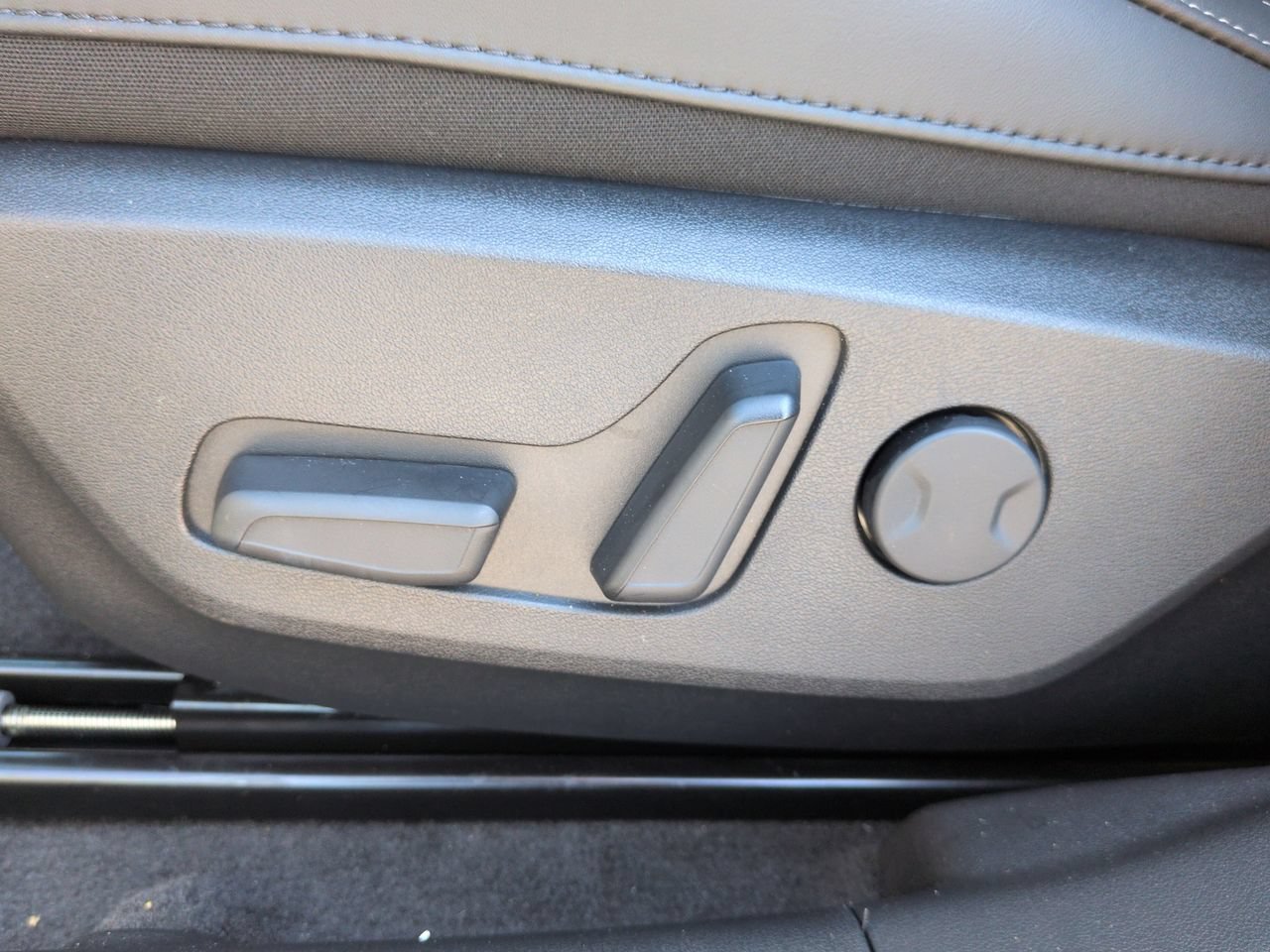 New 2026 Wolf Gray Kia Light Long Range image 21
