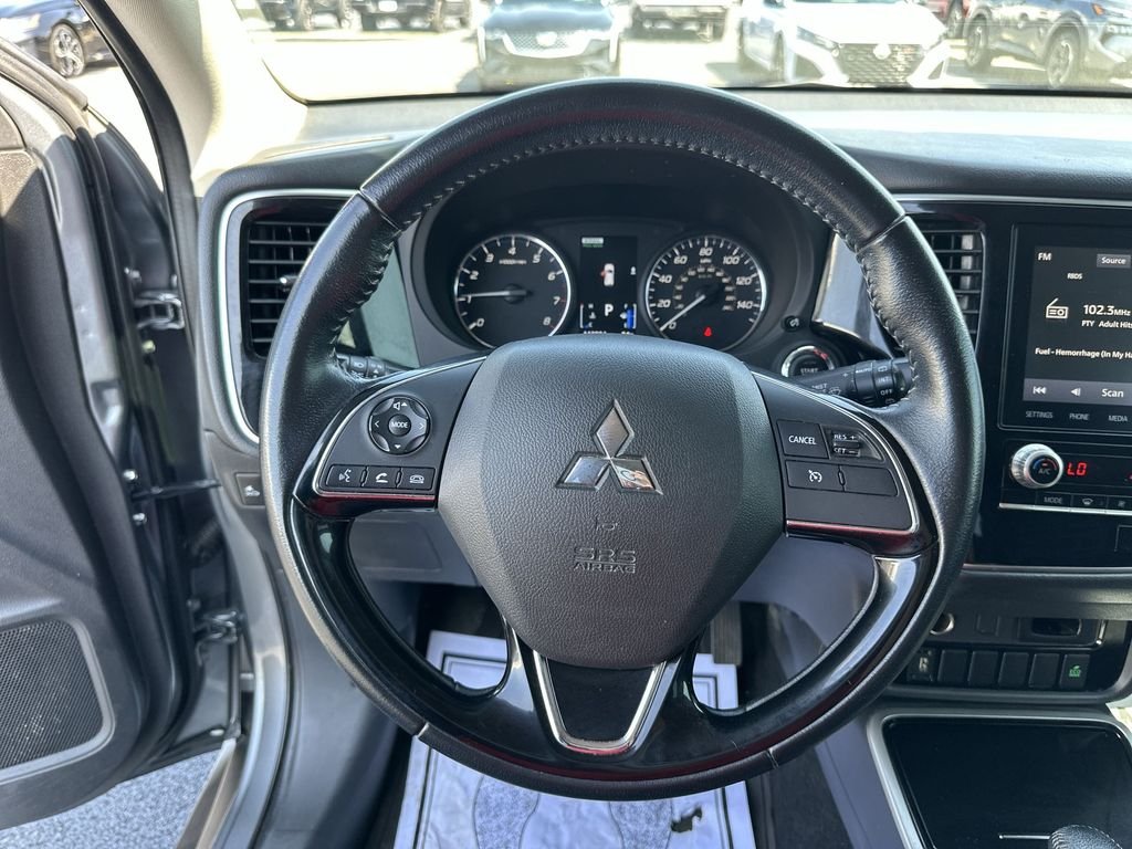 Used 2020 Gray Mitsubishi  image 20