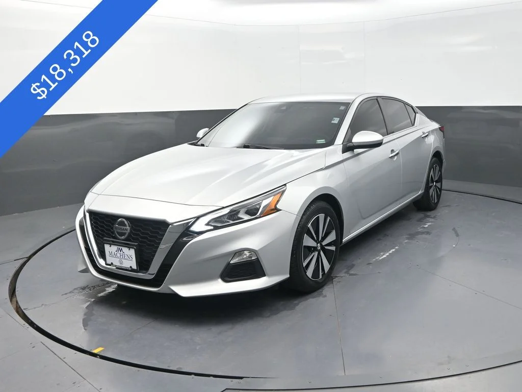 Used 2022 Silver Nissan 2.5 SV image 4