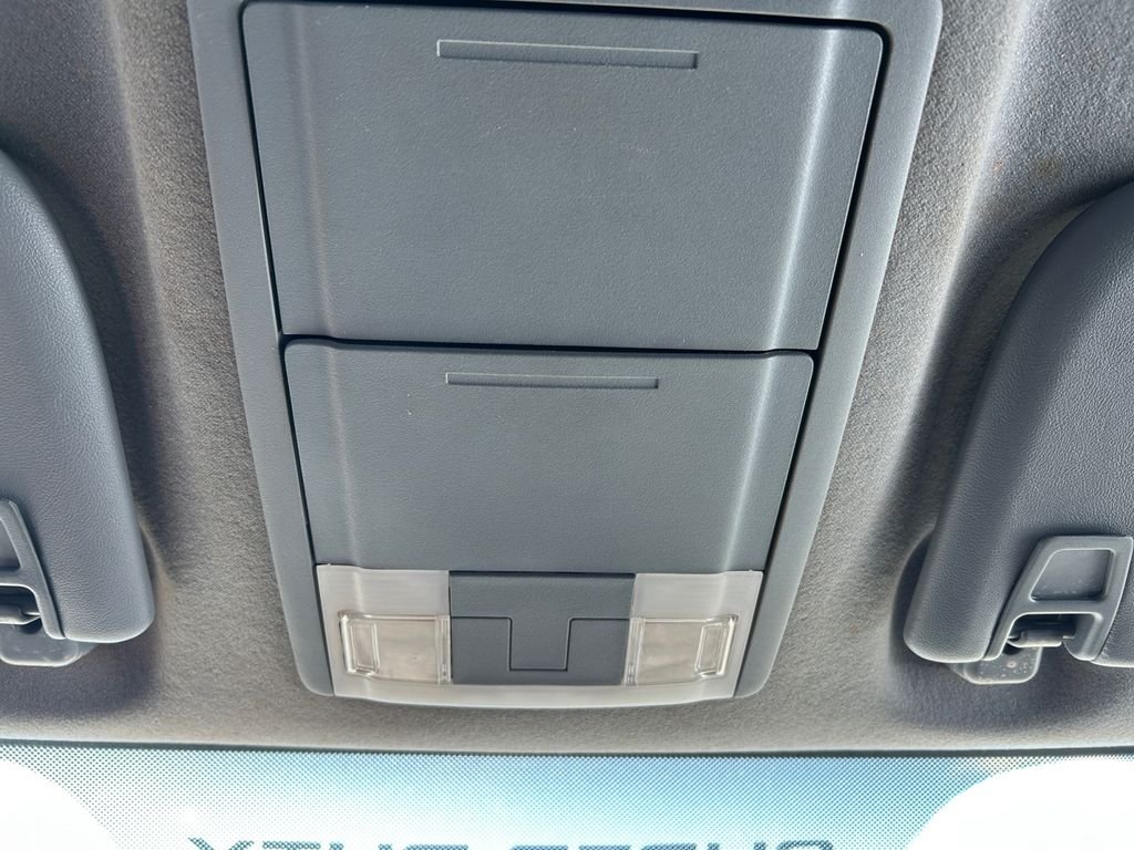Used 2015 White Ford XL image 29