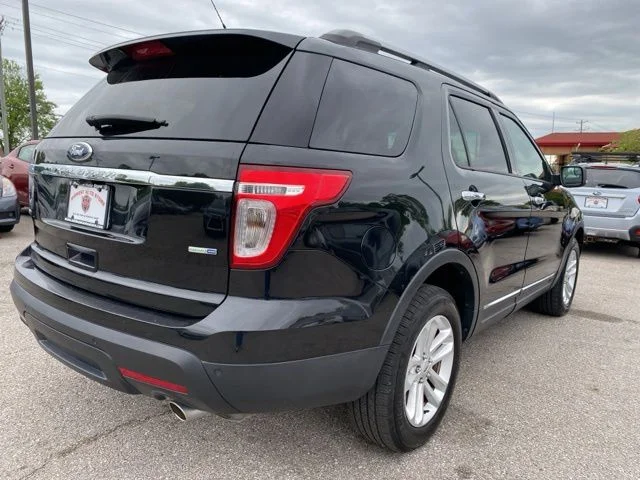 Used 2015 Black Ford XLT image 6