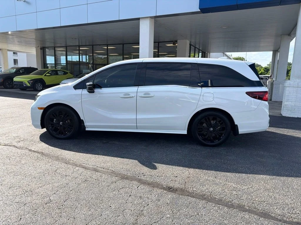 Used 2025 Platinum White Pearl Honda Sport-L image 8