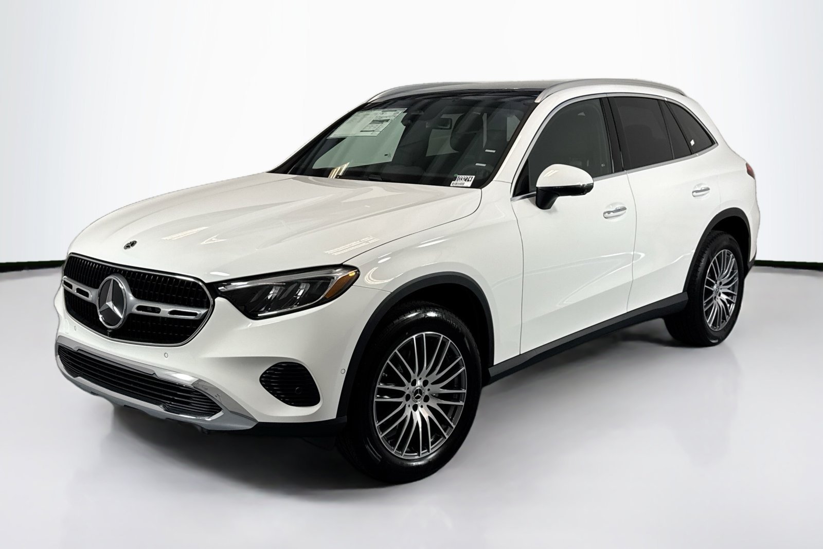 New 2026 Polar White Mercedes-Benz GLC 300 image 1