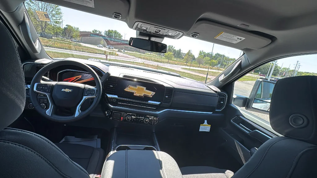 New 2026 Summit White Chevrolet LT image 7