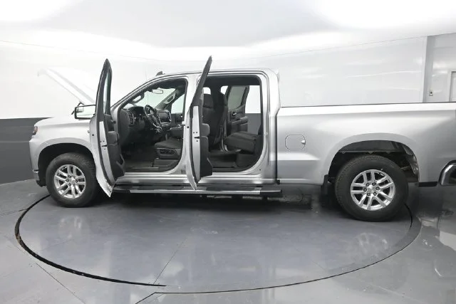 Used 2020 Silver Chevrolet LT image 42