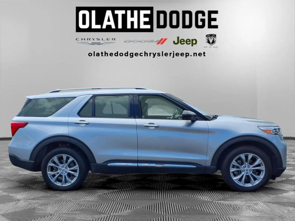 Certified Used 2022 Silver Ford Limited image 30