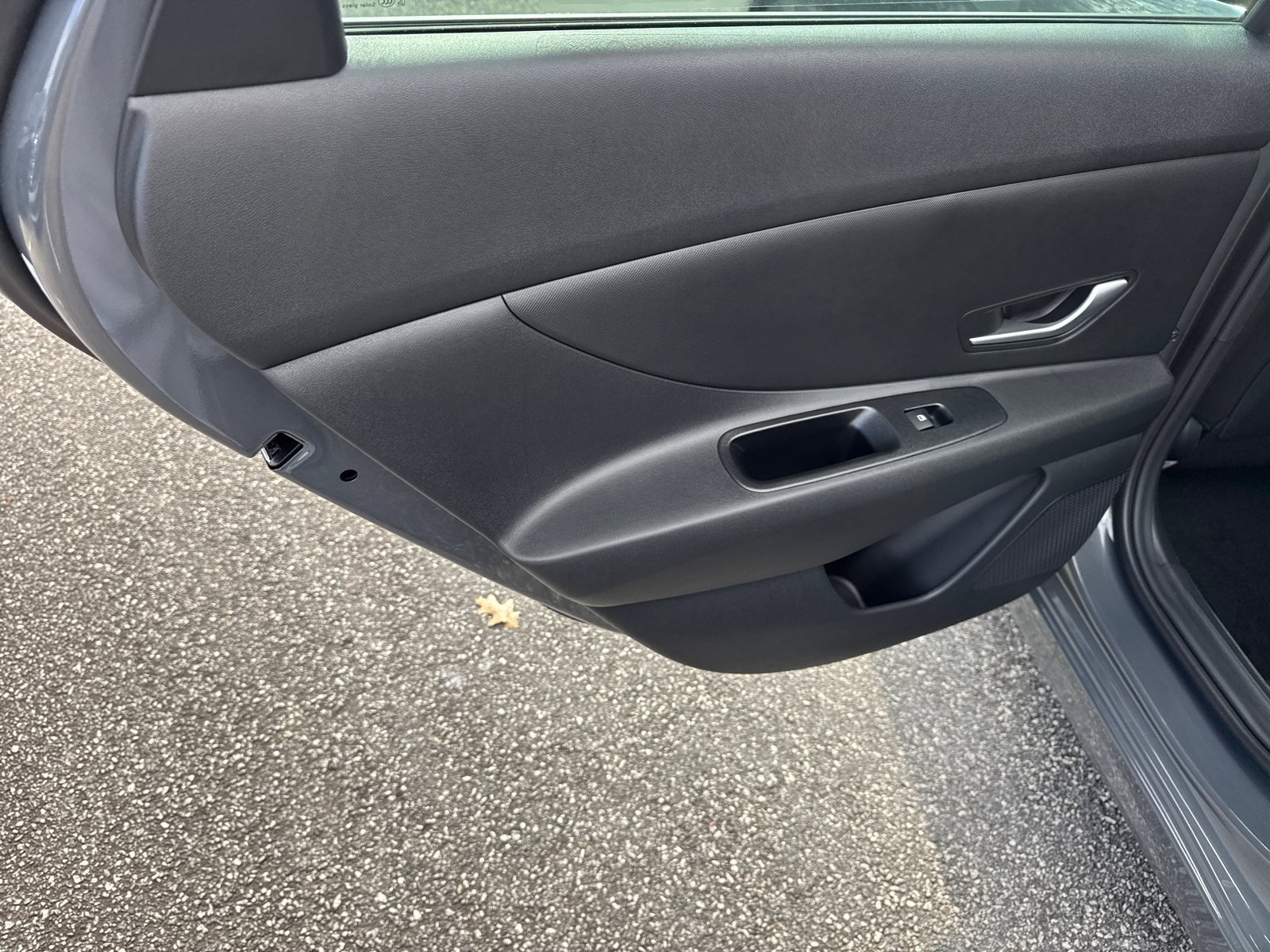 New 2026 Ecotronic Gray Hyundai SE image 13