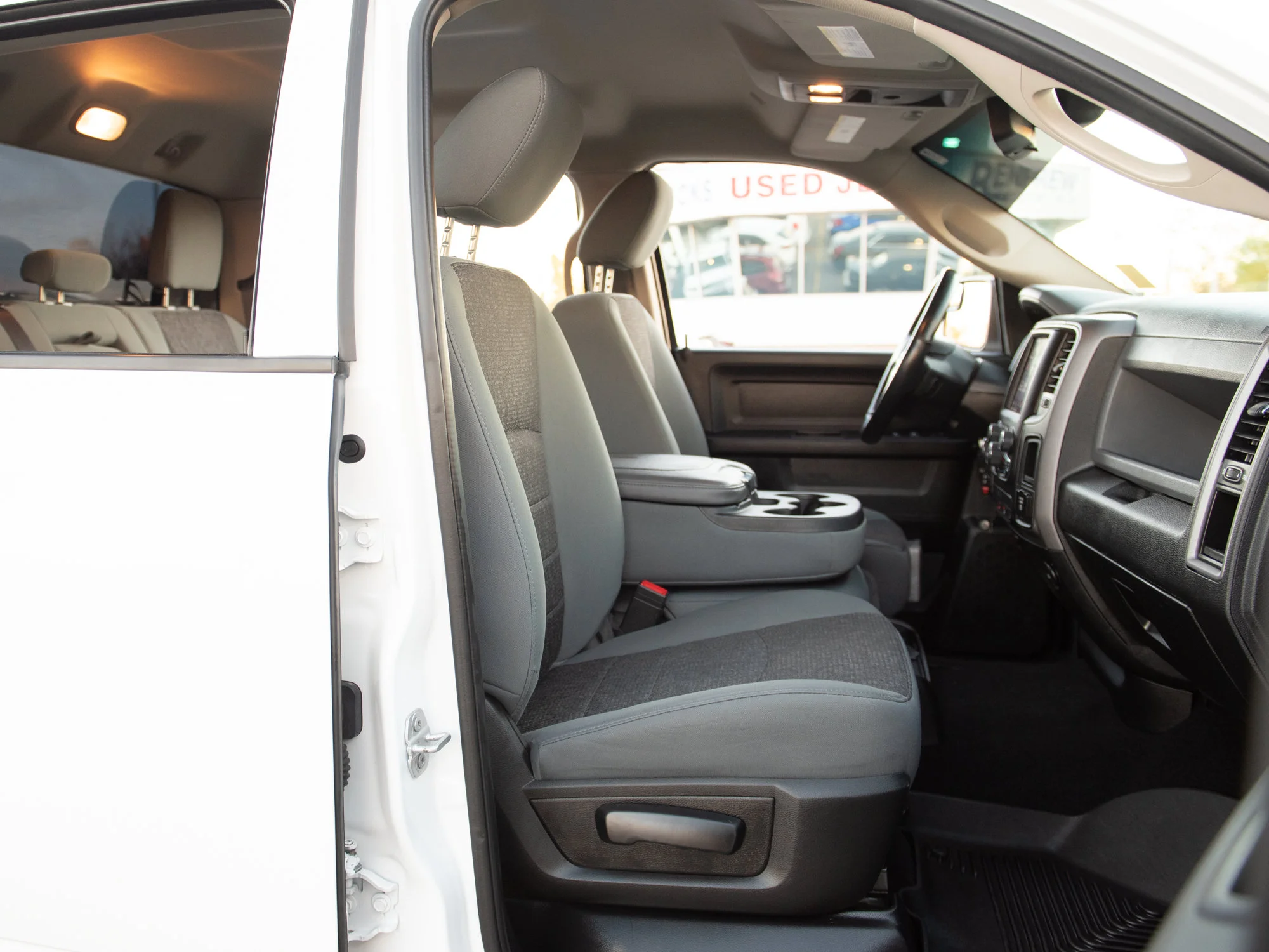 Used 2020 White RAM Black Express* Crew Cab 4x4, 35 Inch Tires, No Accidents, Heated Seats & Wheel image 18