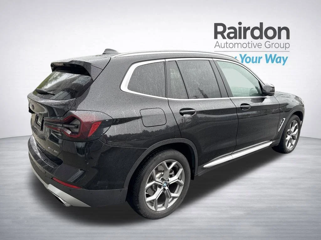 Used 2024 Black BMW xDrive30i image 7