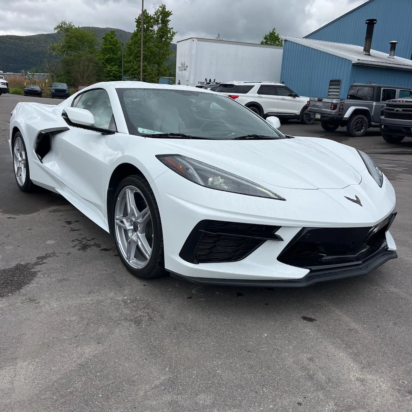 Used 2022 ARCTIC WHITE CHEVROLET STINGRAY image 7