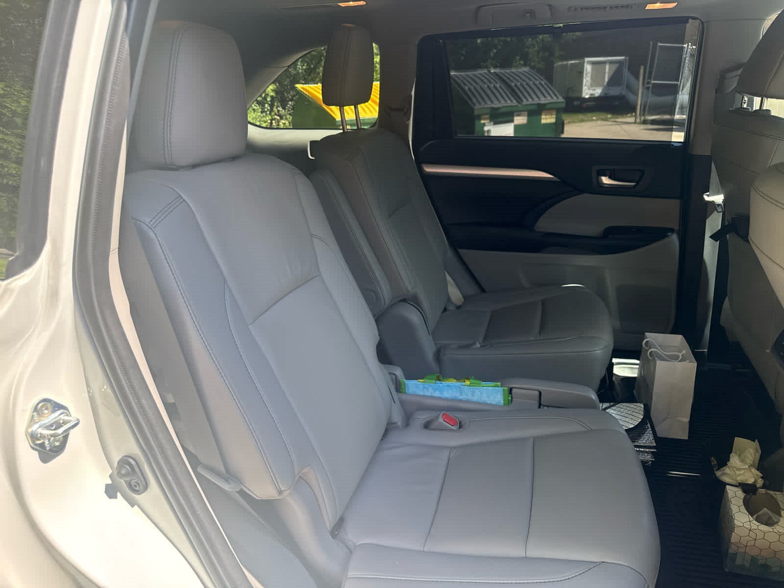 Used 2019 Blizzard Pearl Toyota XLE image 17
