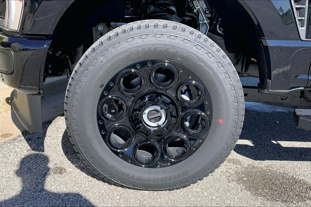 New 2027 Black Ford Lariat image 12