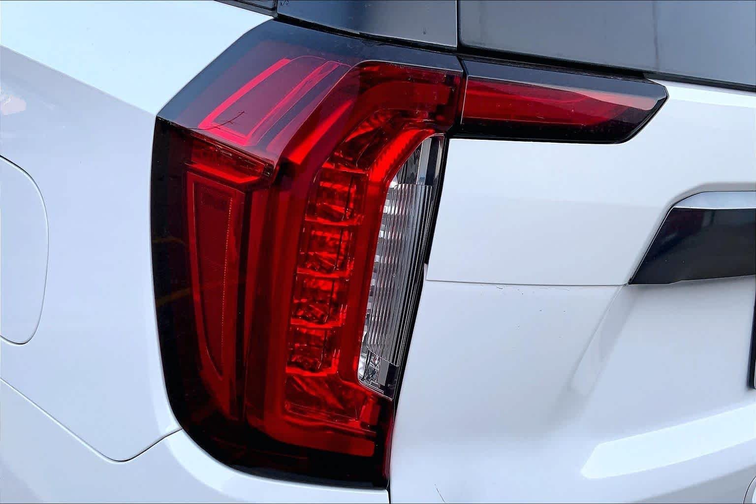 Used 2024 Summit White GMC AT4 image 57