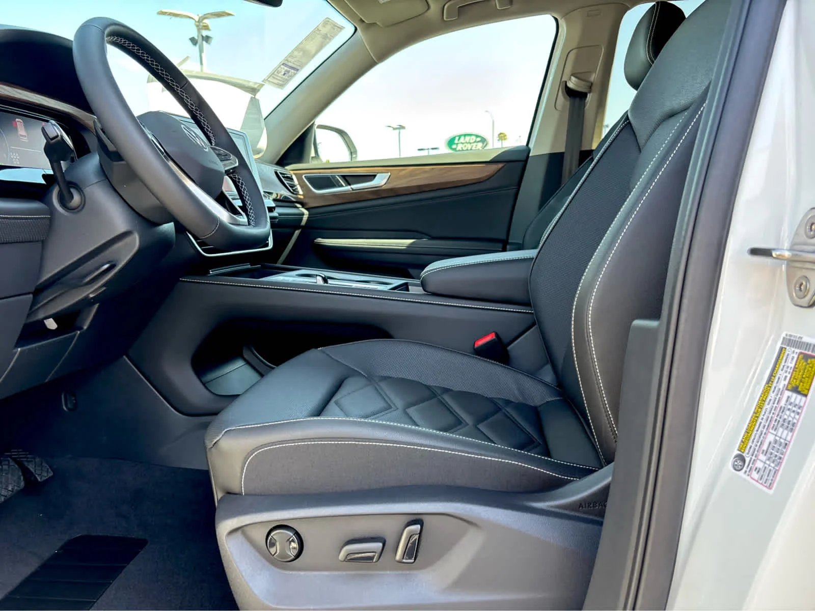 New 2026 OPAL WHITE Volkswagen 2.0T SE image 16