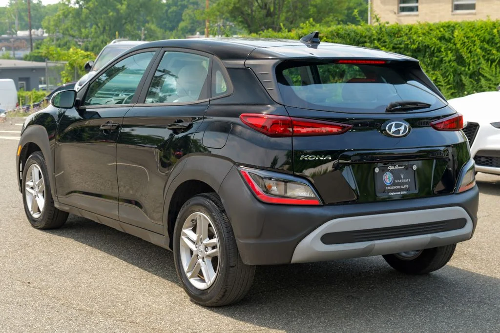 Used 2023 Abyss Black Pearl Hyundai SE image 5