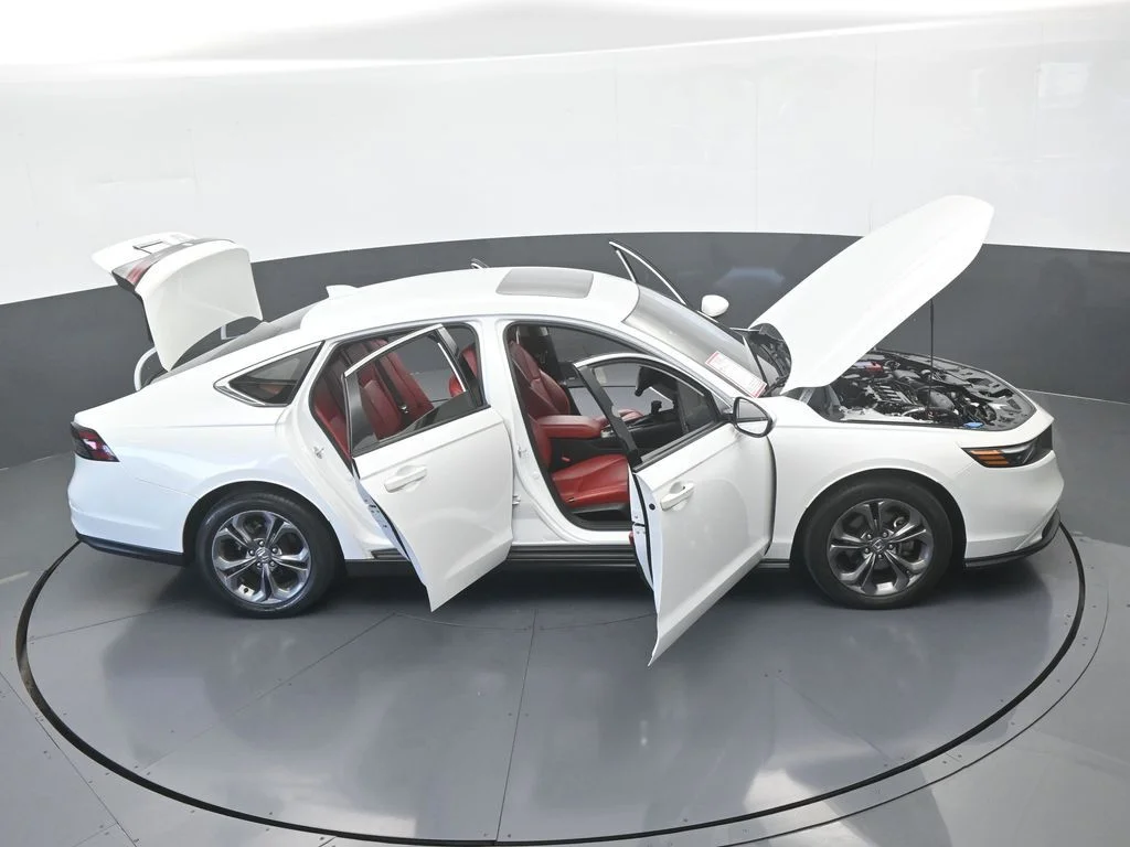 Used 2023 Platinum White Pearl Honda EX image 67