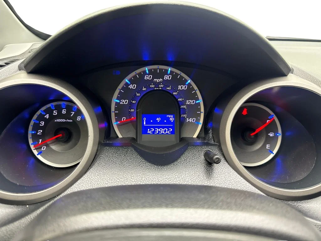 Used 2011  Honda Base image 58