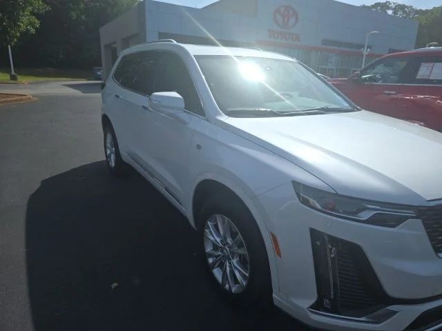Used 2025 White Cadillac Luxury image 7