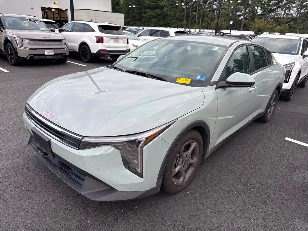 Used 2025 Blue Kia LXS image 7