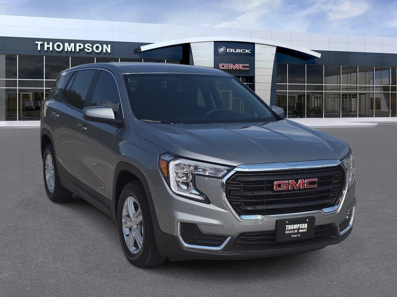 Used 2023 Sterling Metallic GMC SLE image 1