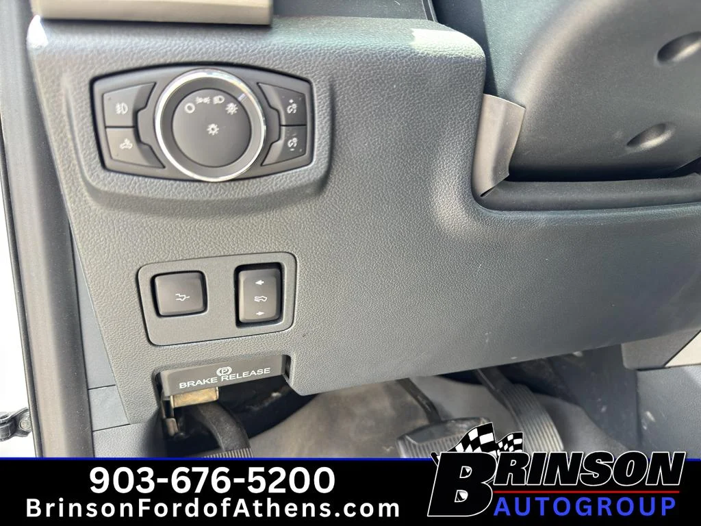 Used 2022 Star White Metallic Tri-Coat Ford LARIAT image 17