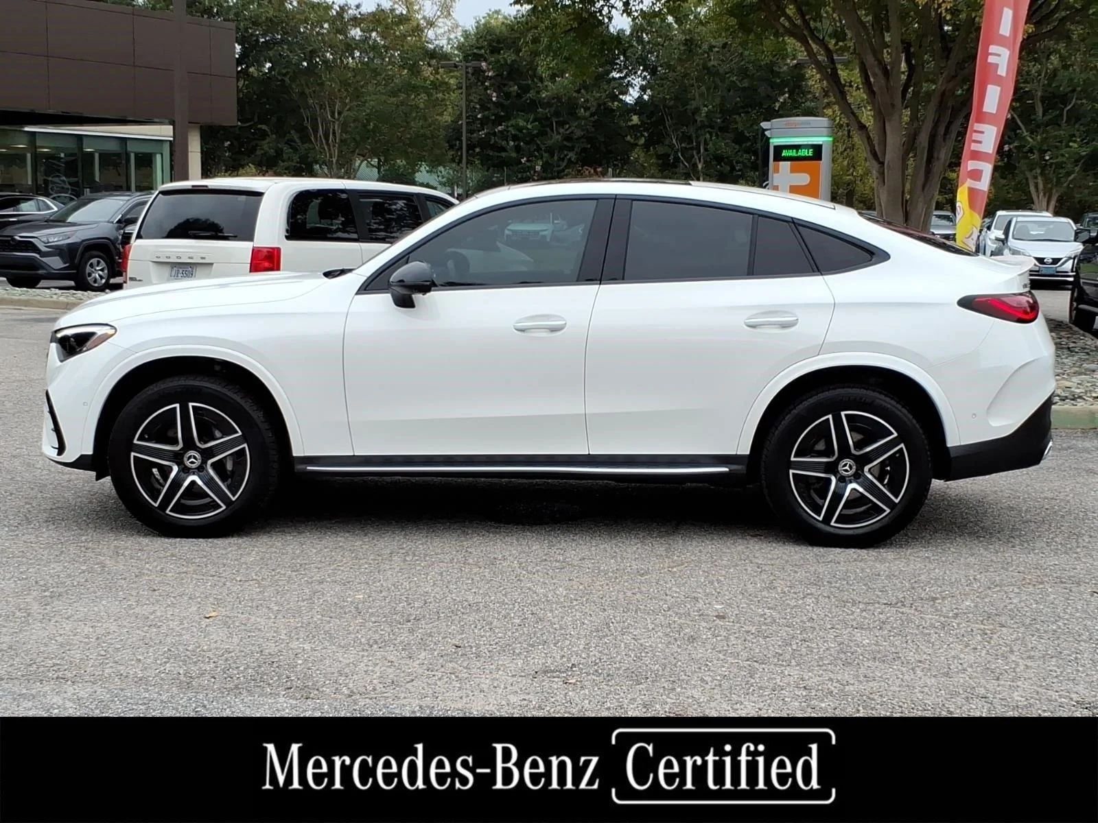 Certified Used 2026 Polar White Mercedes-Benz GLC 300 image 3