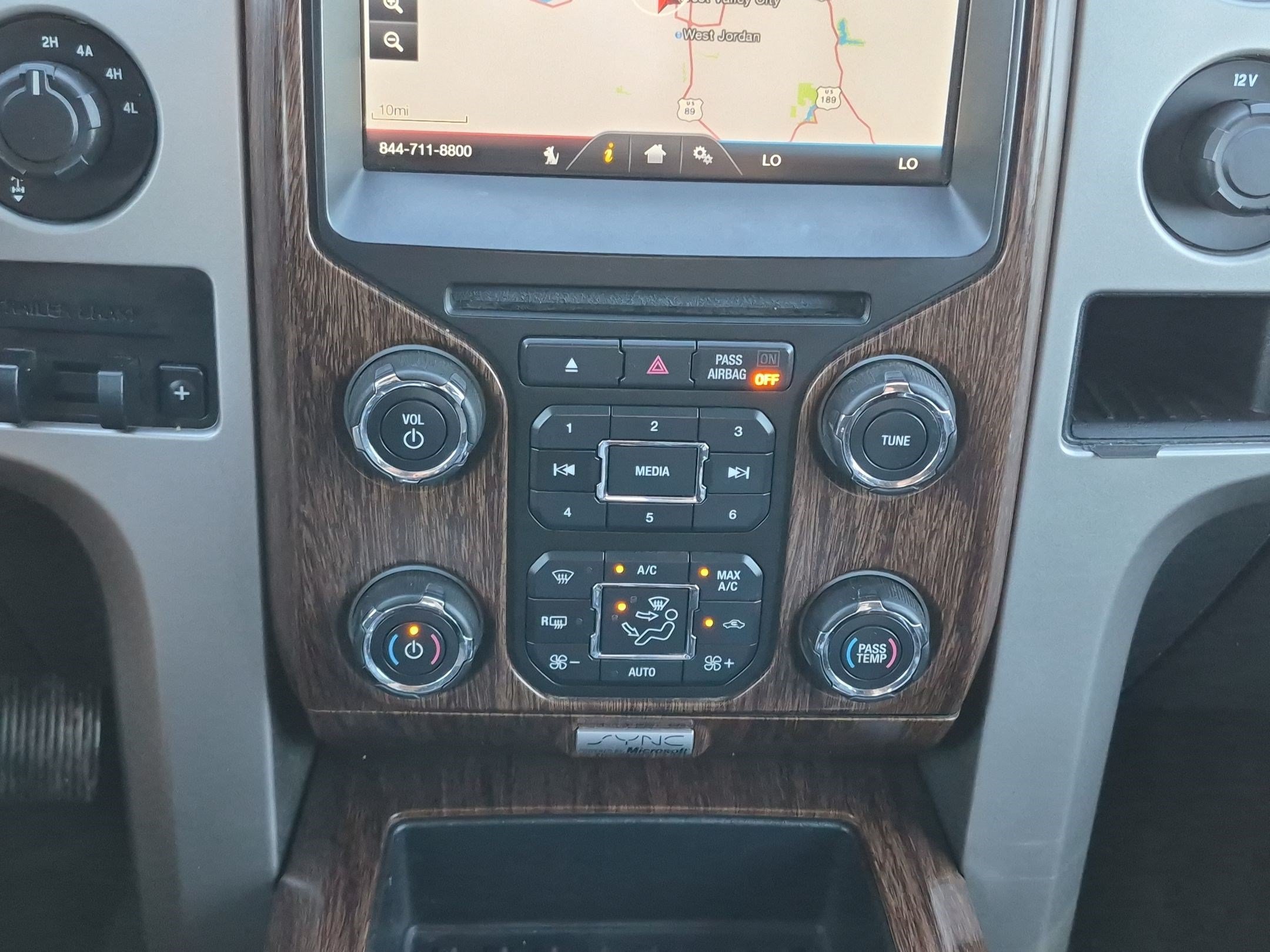 Used 2013 White Ford XL image 27