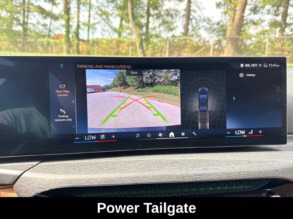 2025 BMW 3 Series 330i - Photo 19