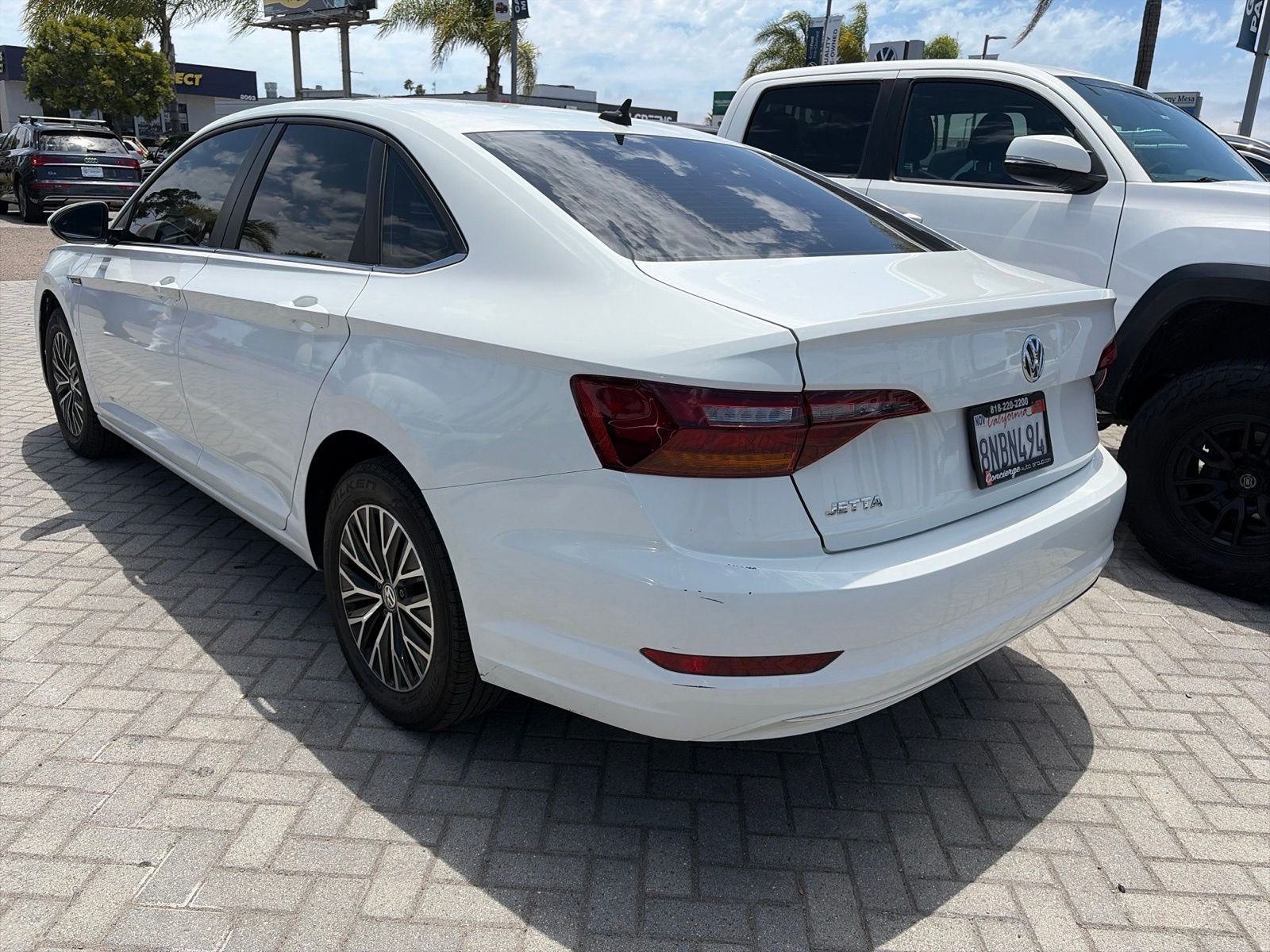 Certified Used 2019 Pure White Volkswagen SEL image 4