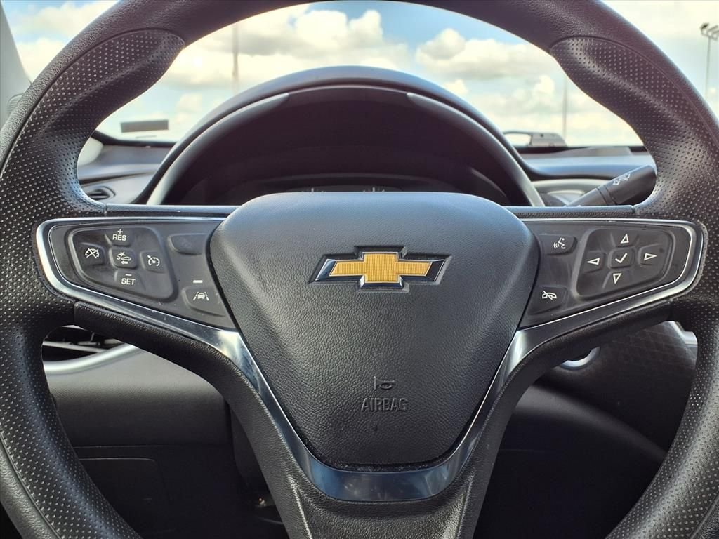 Used 2023 Gray Chevrolet LT image 26