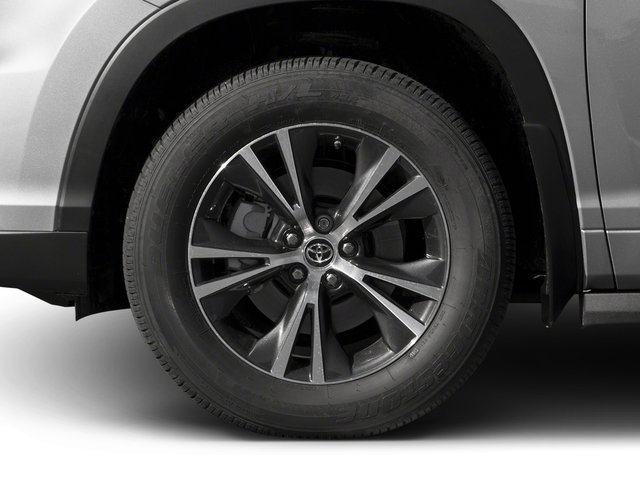 Used 2016 Ooh La La Rouge Mica Toyota XLE image 11