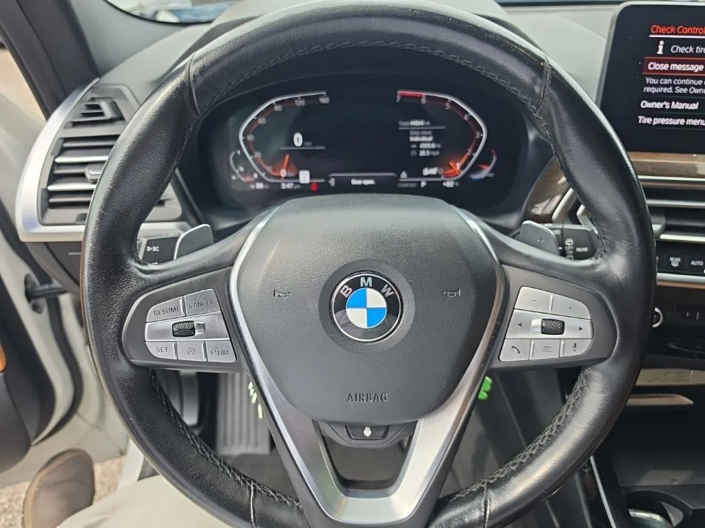 Used 2022 White BMW xDrive30i image 12