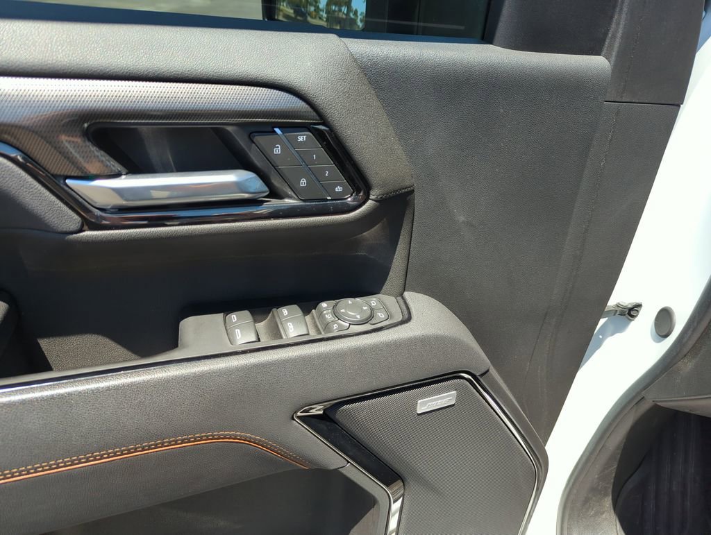 Used 2025 Summit White GMC AT4 image 18