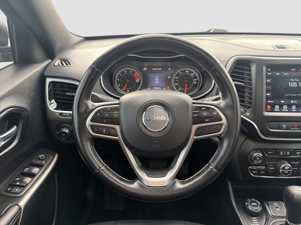 Used 2021 Gray Jeep Latitude Lux image 10