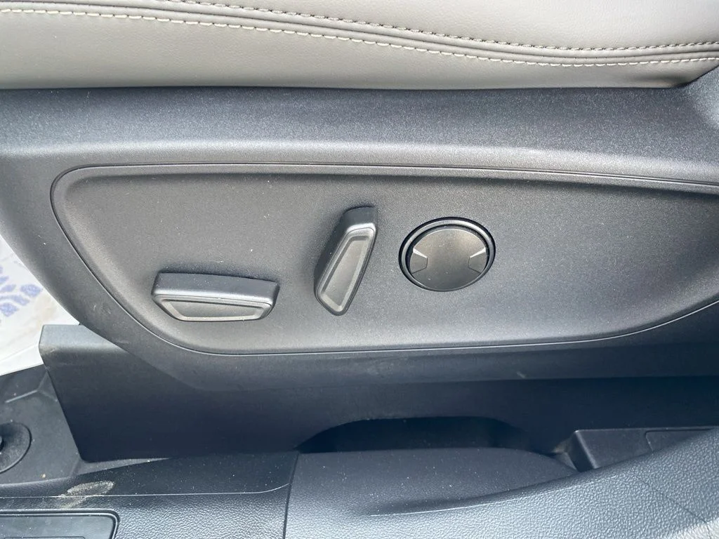 New 2026 Space White Metallic Ford Badlands® image 13
