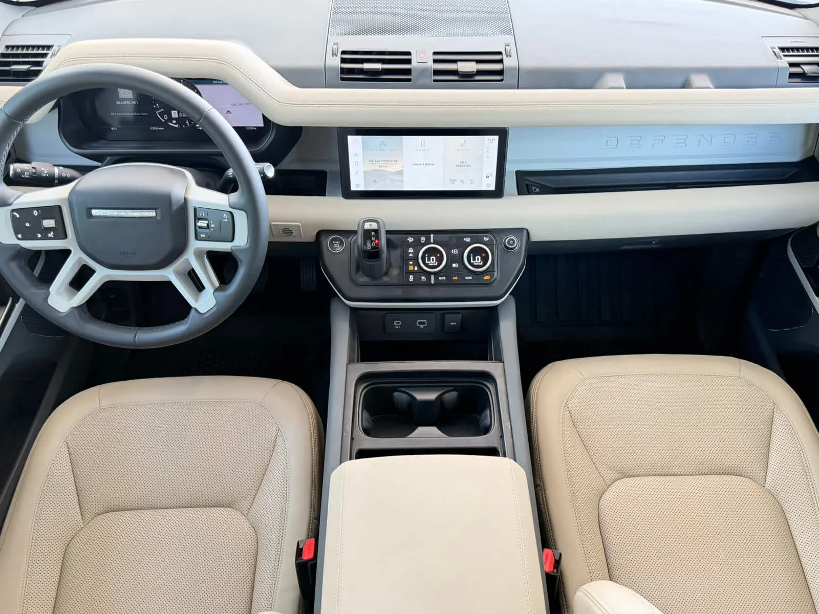 Used 2023 Carpathian Grey Premium Metallic Land Rover SE image 18