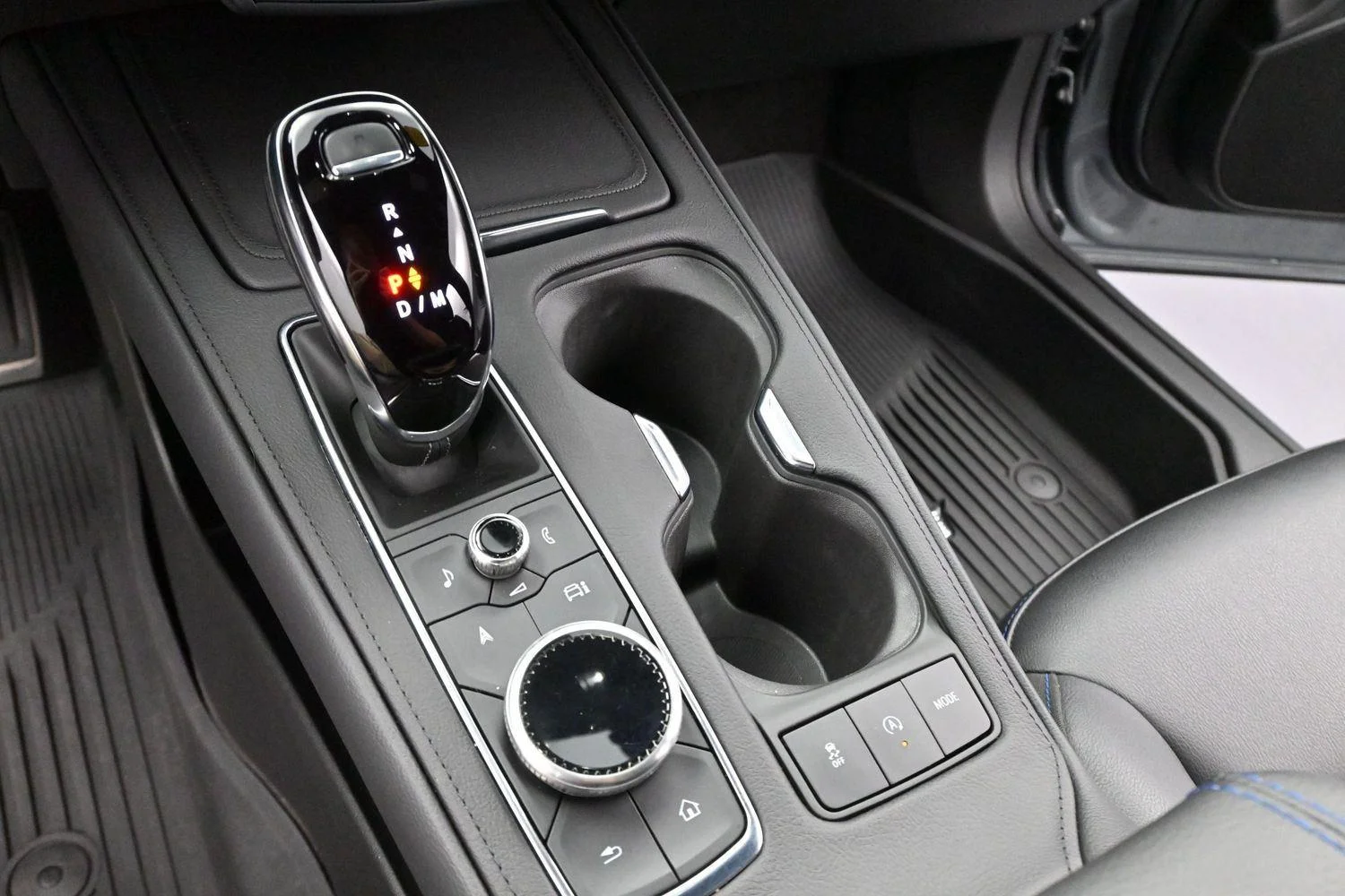 Used 2024 Argent Silver Metallic Cadillac Sport image 20