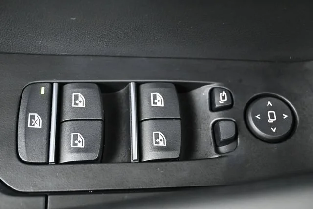 Used 2026 Carbon Black Meta BMW M60i image 12