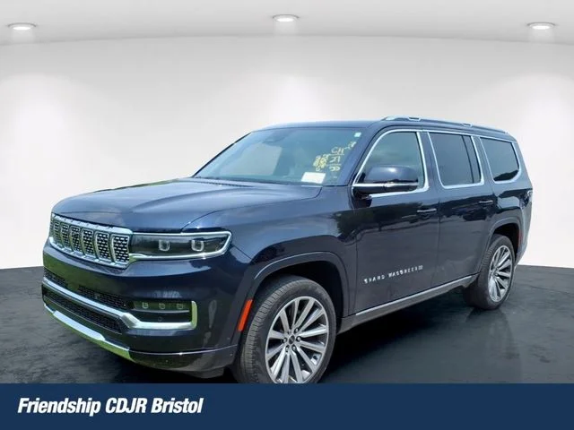 Used 2025 Black Jeep Base image 1