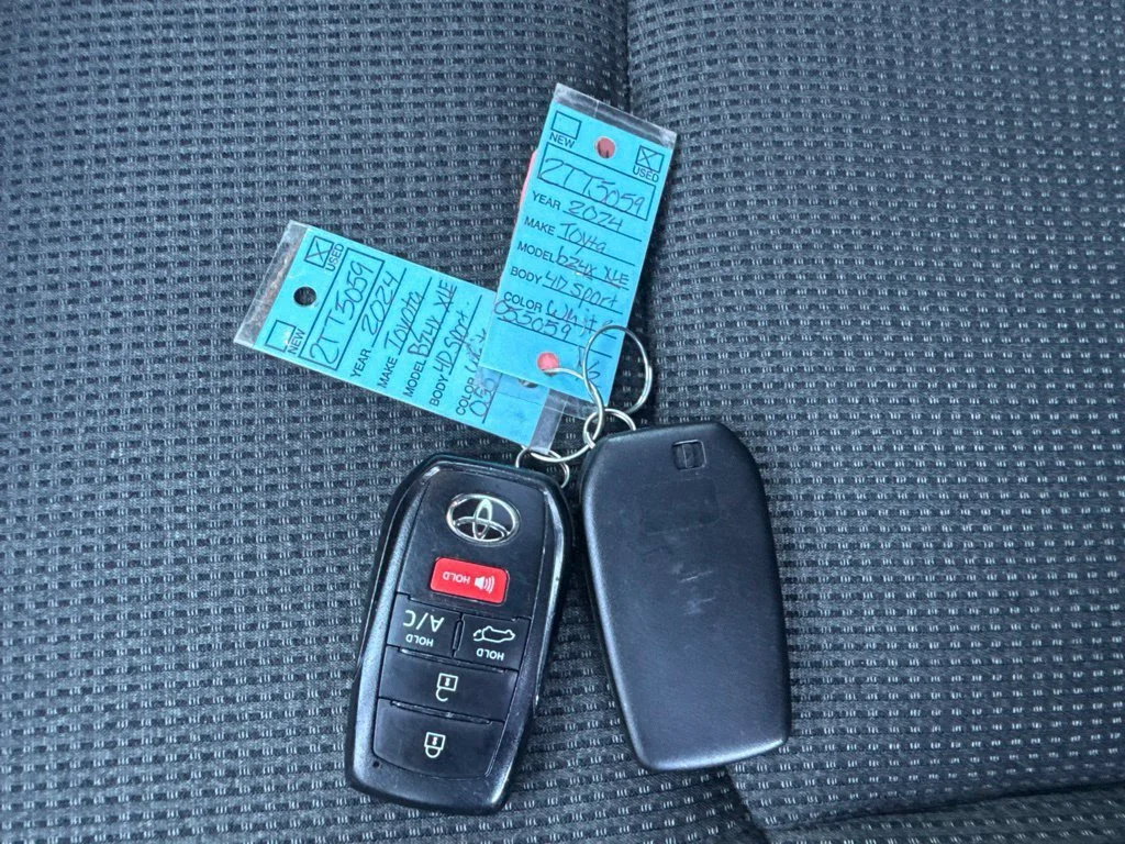 Used 2024 White Toyota XLE image 35
