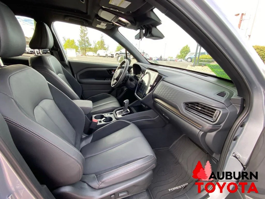 Used 2025 Ice Silver Metallic Subaru Touring image 16
