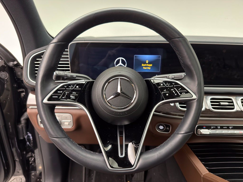 Used 2025 Obsidian Black/Mojave Silver Mercedes-Benz GLS 450 image 8