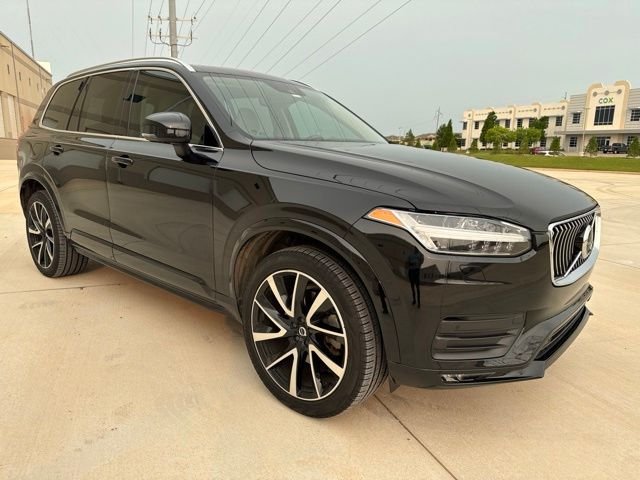 Used 2022 Black Volvo T6 Momentum image 3