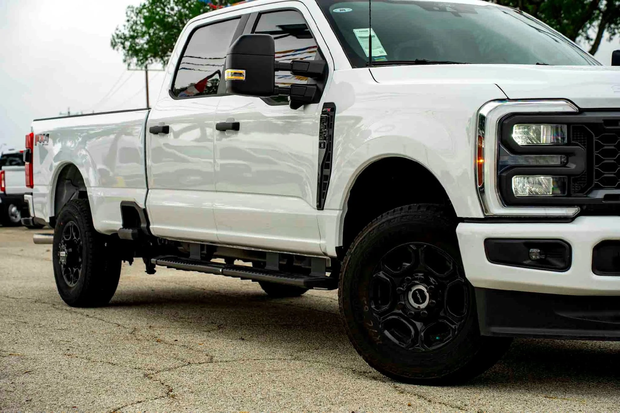 New 2026 Oxford White Ford XL image 2
