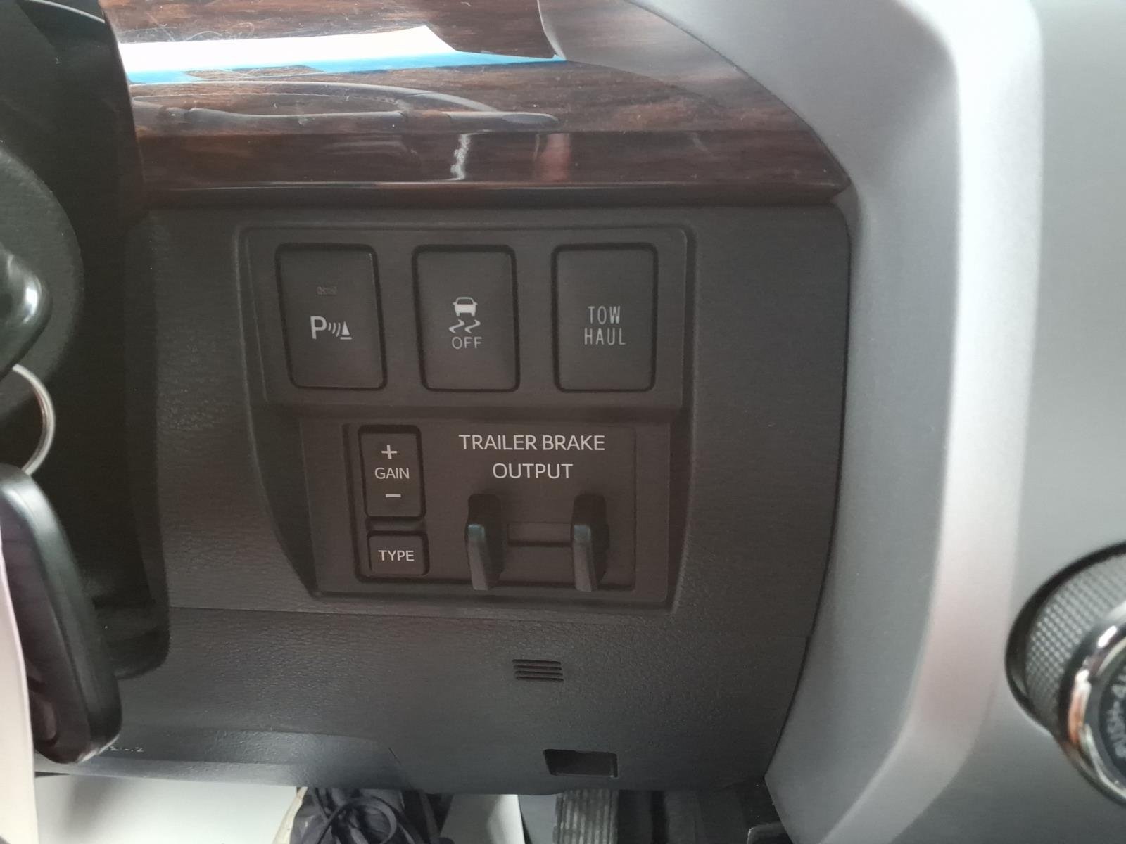 Used 2016 Silver Sky Metallic Toyota LTD image 23